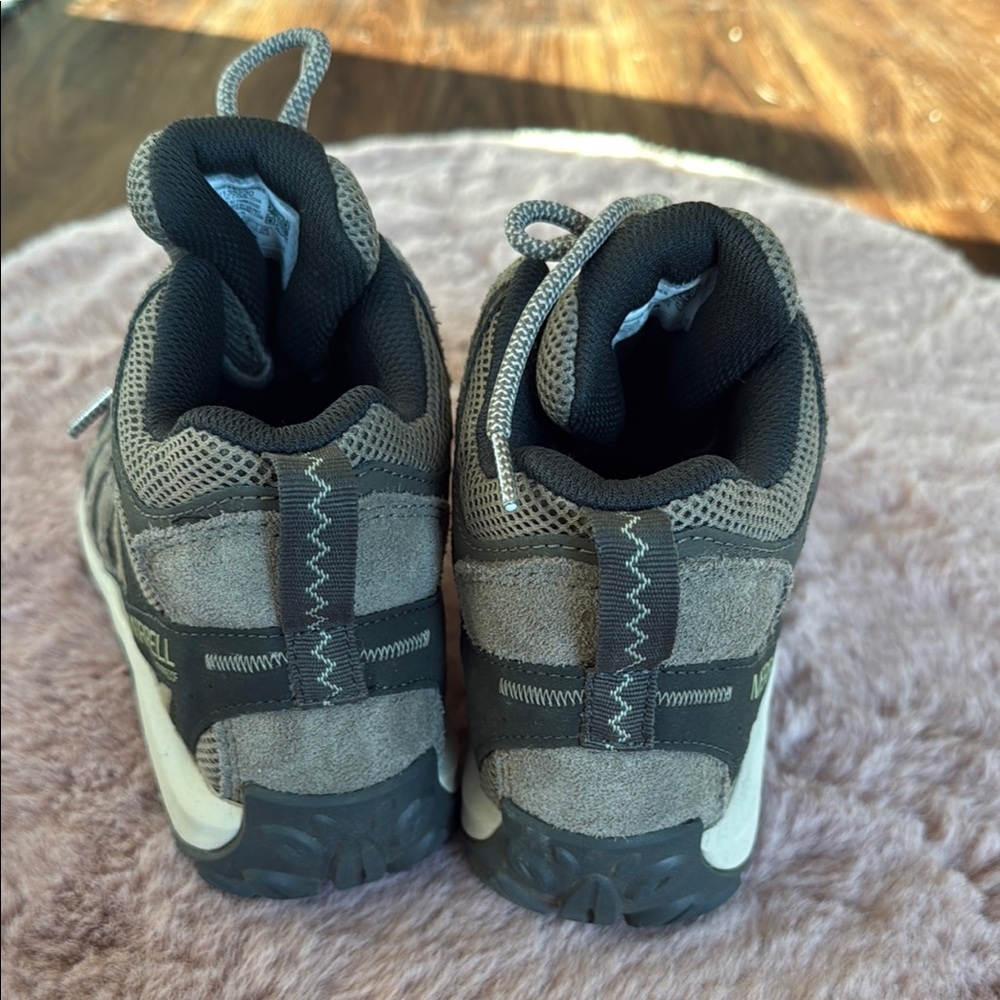 Merrell Women's Gray Trail Boots - Picture 4 of 8